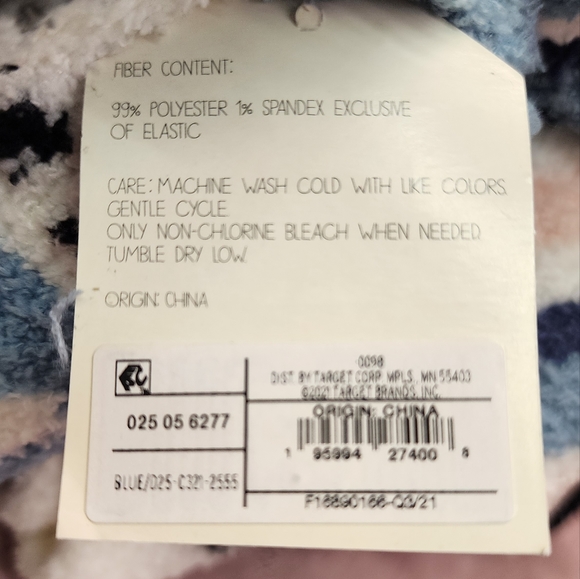 Give. Love. Renew. Women's 4-Pair Bundle Lounge Cozy Fuzzy Crew Socks- One Size - Picture 7 of 7